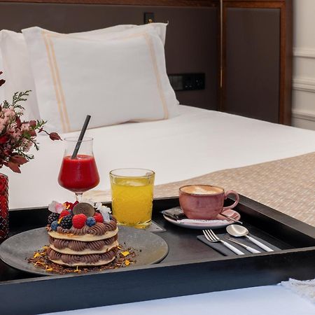 Only You Hotel Valenza Esterno foto Room service tray