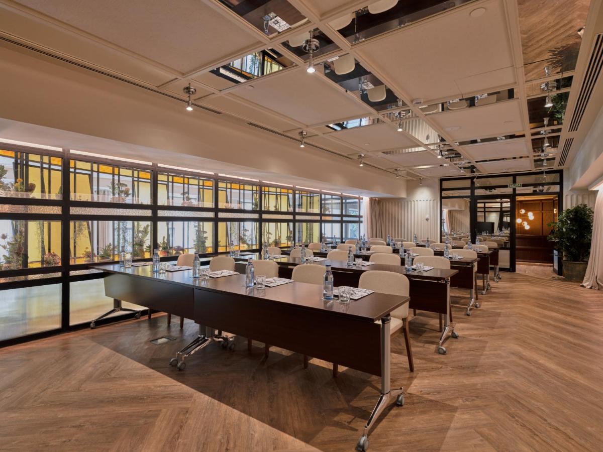 Only You Hotel Valenza Esterno foto Meeting room at the Westin Palace, Madrid