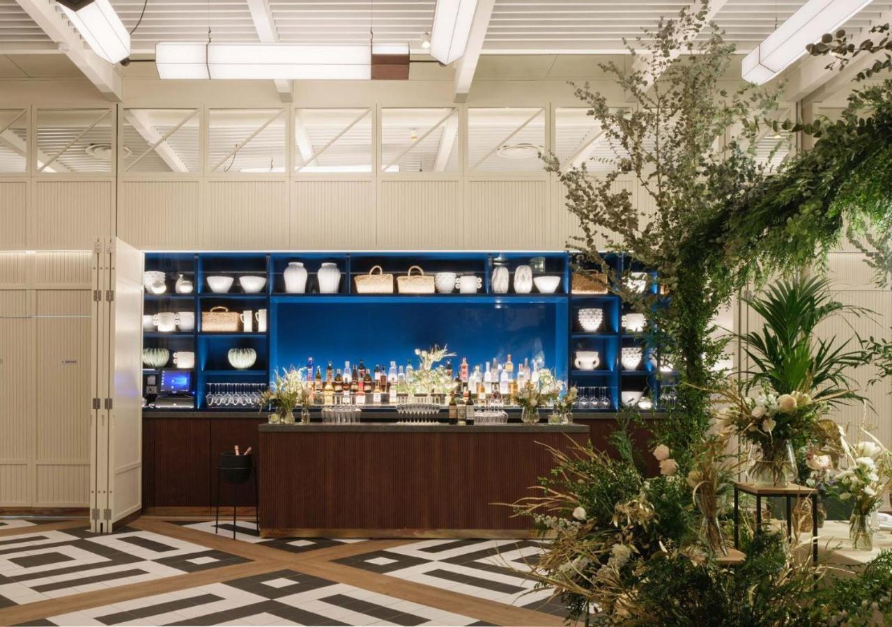 Only You Hotel Valenza Esterno foto The bar at the 2019 London Design Festival