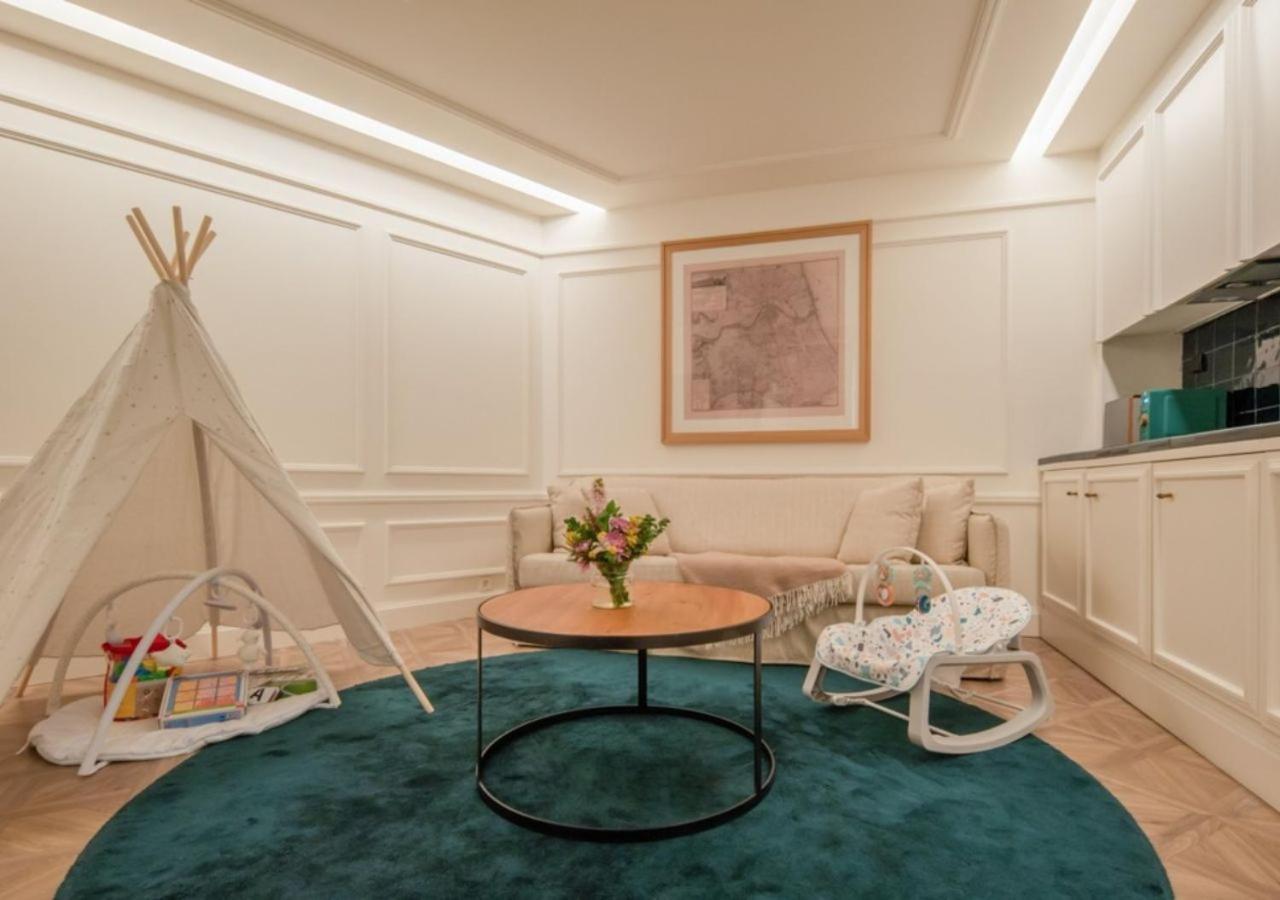 Only You Hotel Valenza Esterno foto The nursery