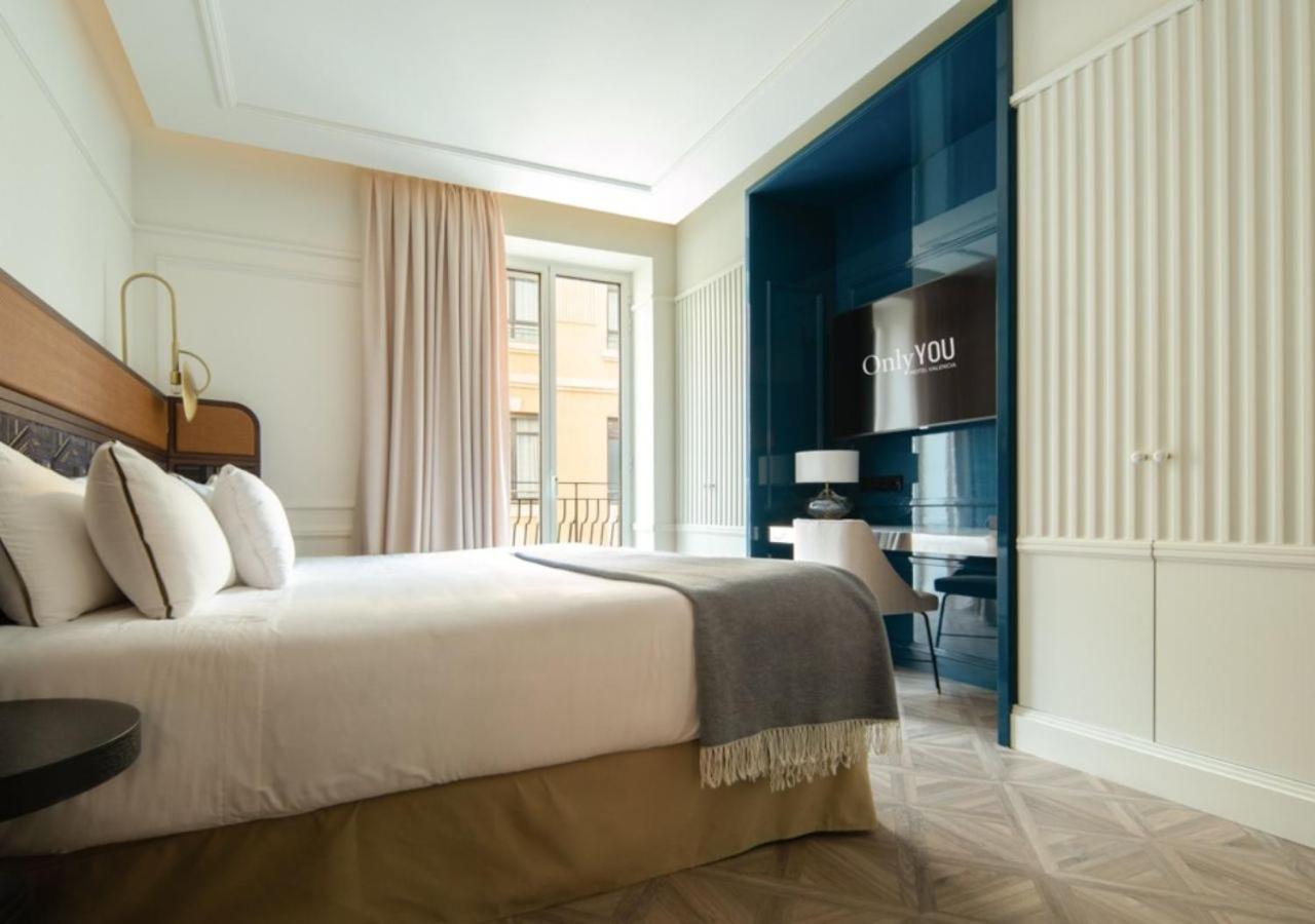 Only You Hotel Valenza Esterno foto Deluxe Room