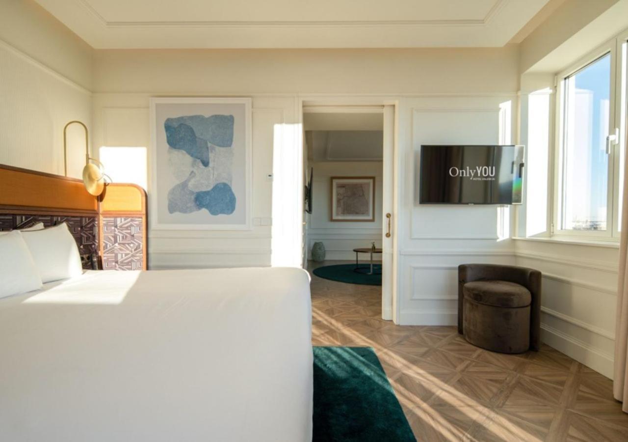 Only You Hotel Valenza Esterno foto A bedroom at the hotel