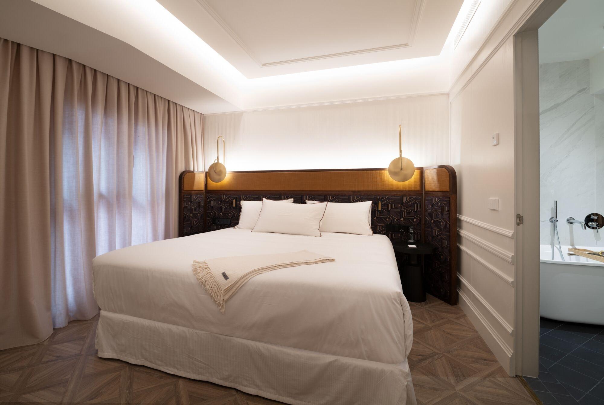 Only You Hotel Valenza Esterno foto A bedroom at the hotel