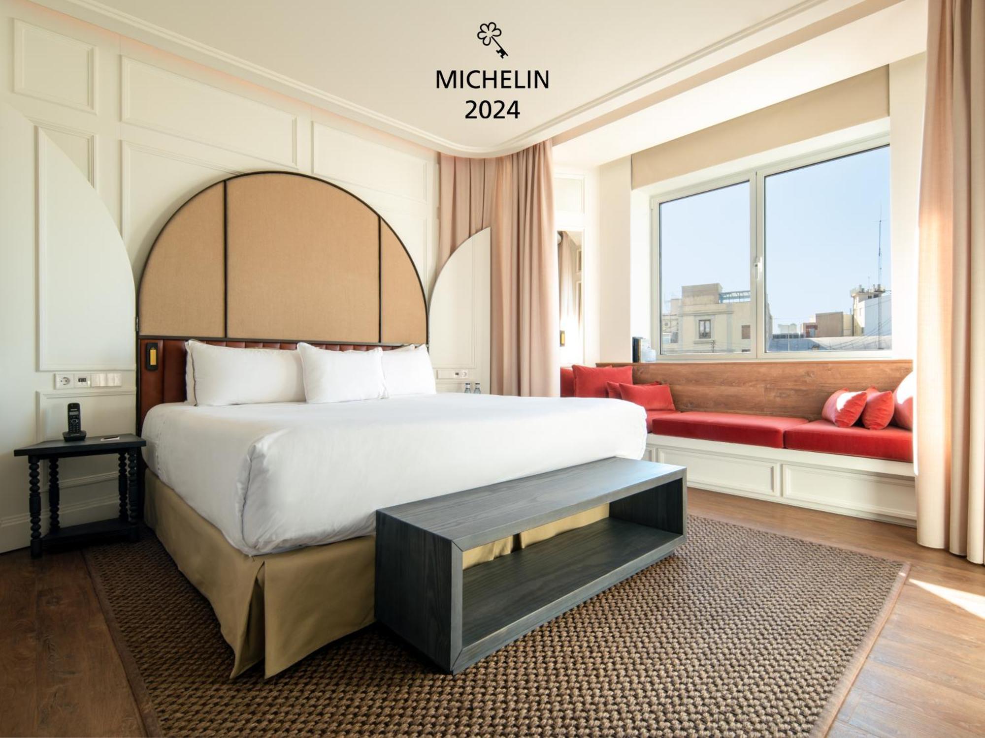 Only You Hotel Valenza Esterno foto Michelin 2024