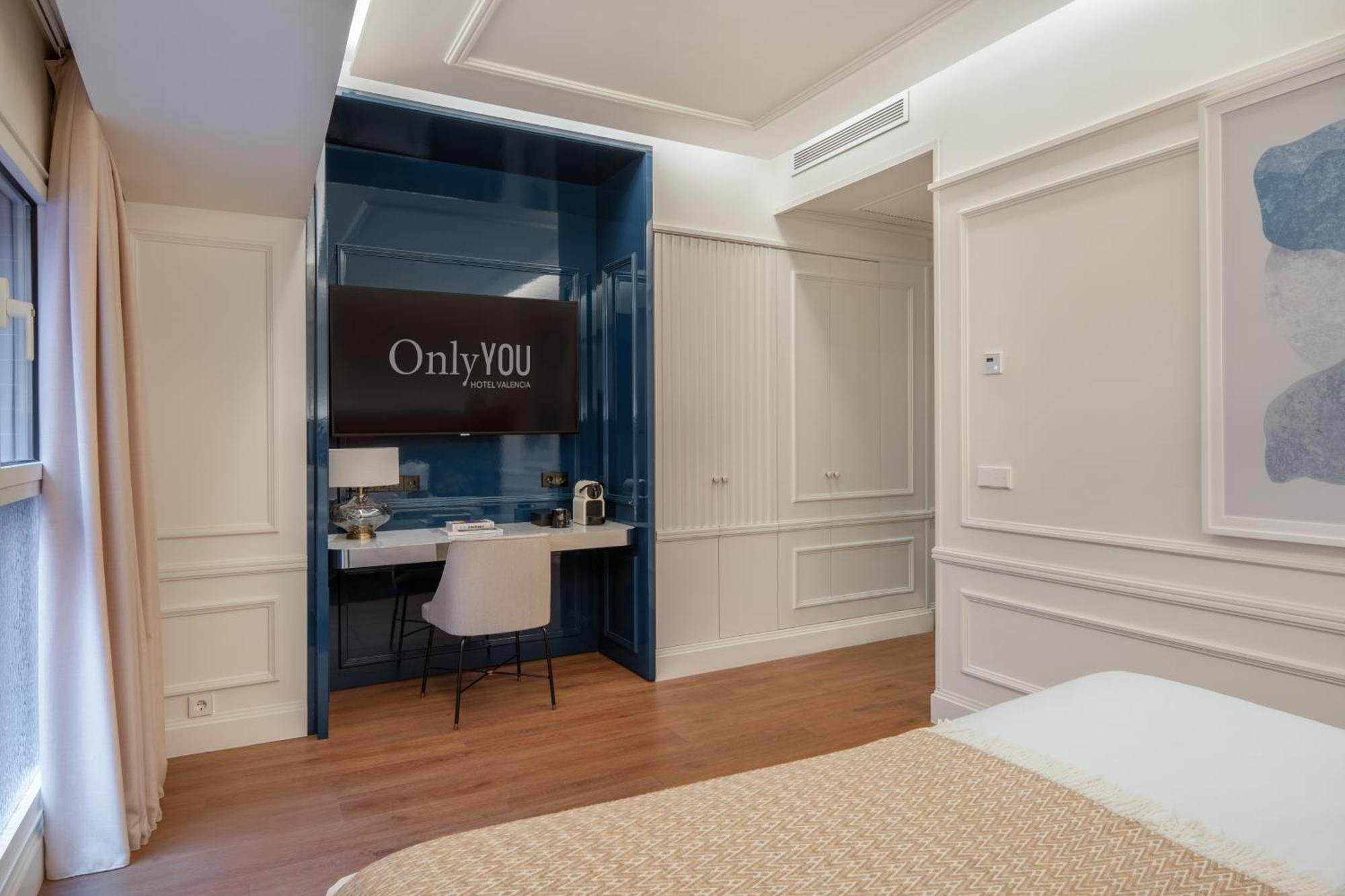 Only You Hotel Valenza Esterno foto A room at the hotel