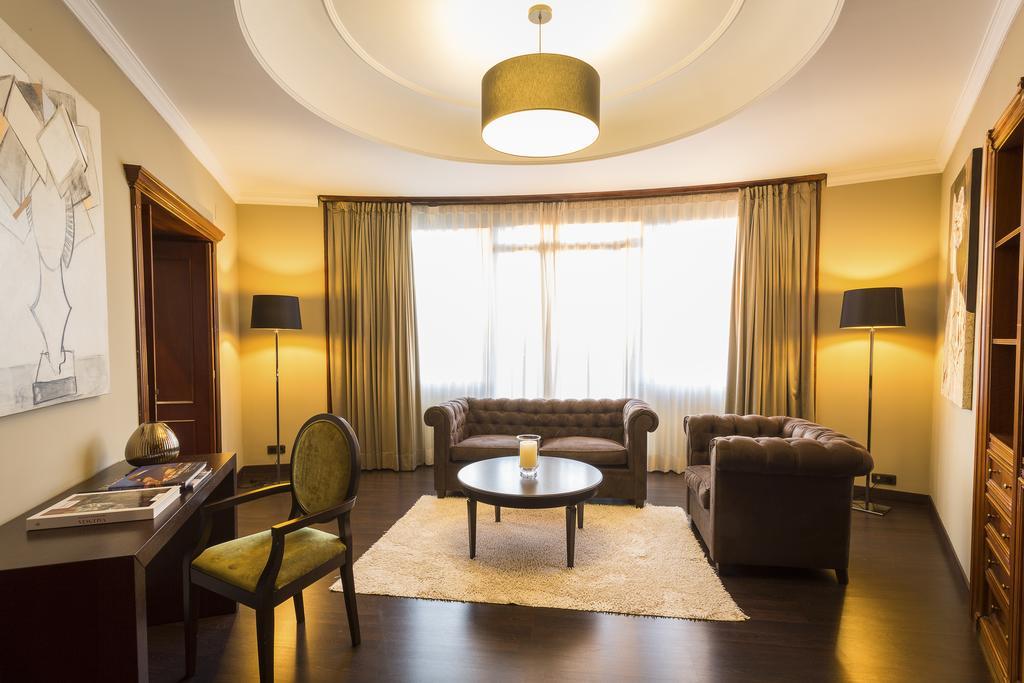 Only You Hotel Valenza Esterno foto Suite at the Grand Hotel