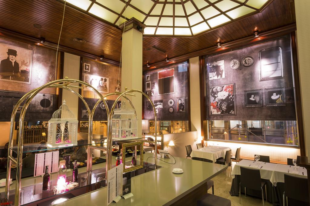 Only You Hotel Valenza Esterno foto The interior of the restaurant